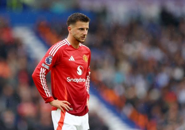 曼聯(lián)最水7號(hào)??芒特6420萬加盟1年半1球1助，首發(fā)踢13分鐘又傷了